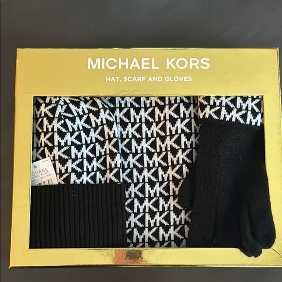 MICHAEL Michael Kors Black and White Gloves Accessories - Picture 1 of 1